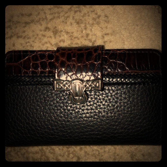 Brighton Wallet - Picture 1 of 6